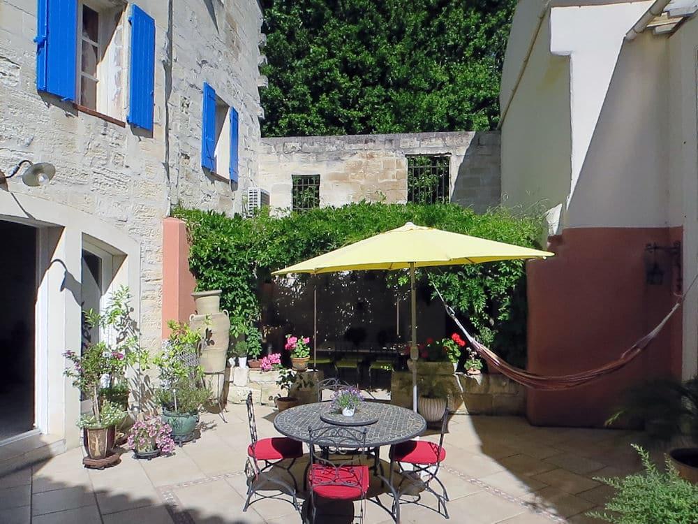 Maison en pierres / chambres d’hôtes Avignon centre (Vaucluse, Provence Alpes Côte d Azur), Avignon, France, — Avignon — France