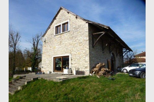 Belle bâtisse en pierre style loft proche Chambery, Morestel, France,morestel, france — Morestel — France