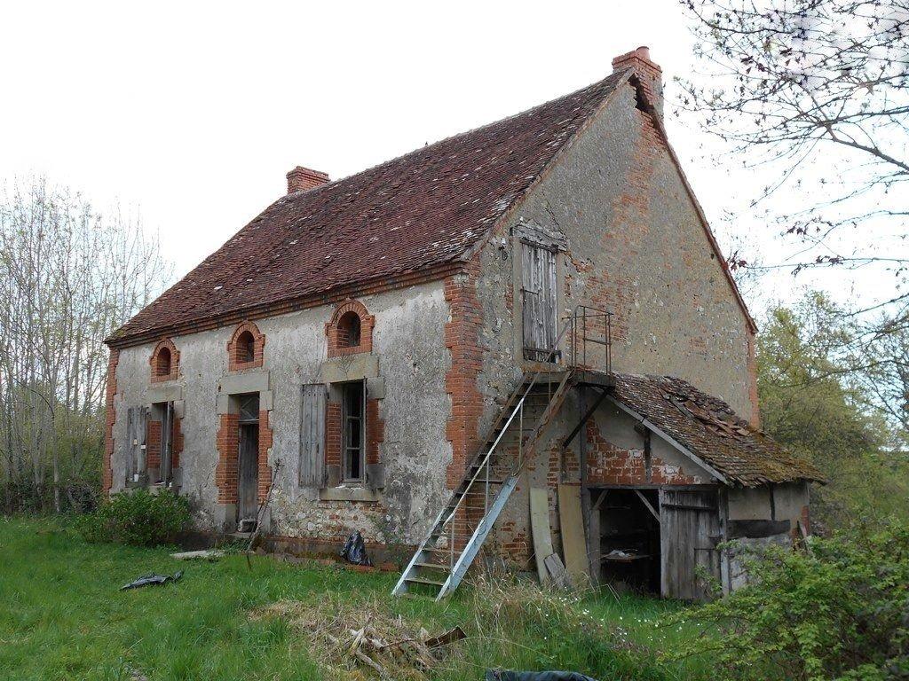 2 maisons à réhabiliter sur terrain de 1 ha dans l Allier — Cesset — France